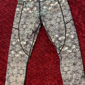 ZYIA Black and Gray Capri Pants with Seam Detailing and Pockets